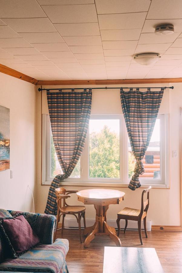 Nordet Motell Saint Georges De Malbaie Exteriör bild