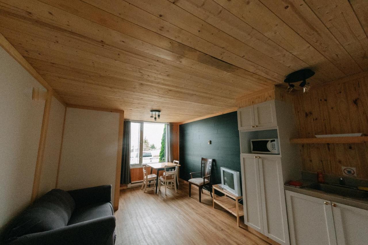 Nordet Motell Saint Georges De Malbaie Exteriör bild